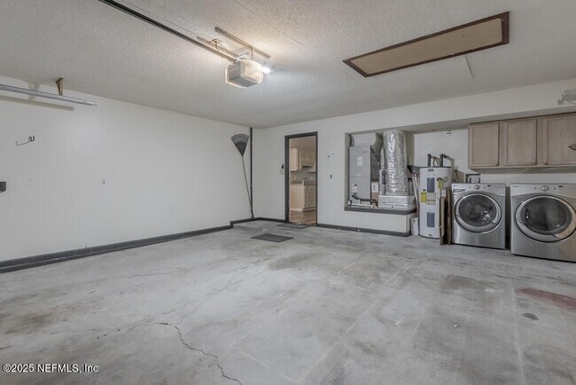 Building Photo - 3331 Ashridge Dr