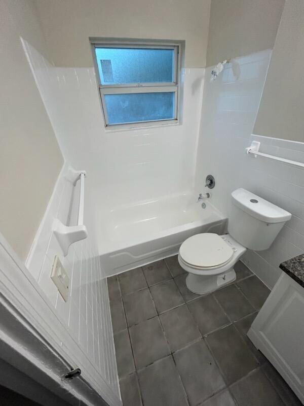 Building Photo - 709 8th St