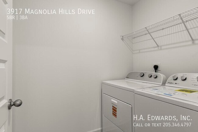 Building Photo - 3917 Magnolia Hls Dr