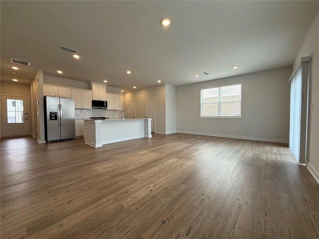 Building Photo - 7253 Mulberry St