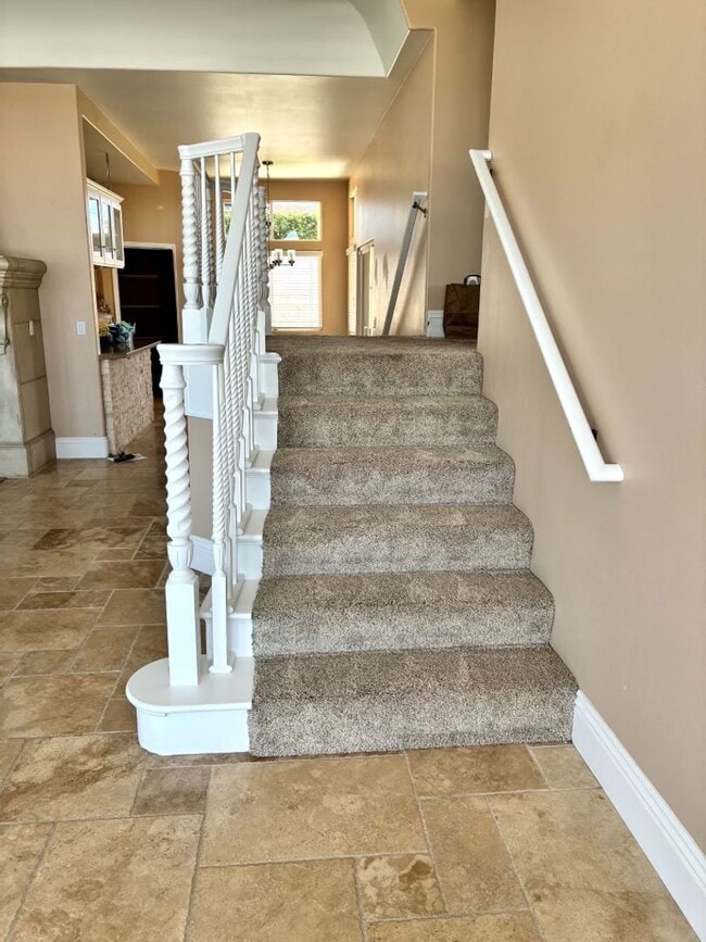 Building Photo - Coastal Living Awaits