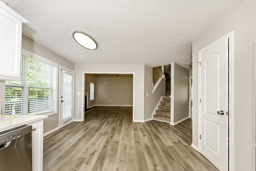 Building Photo - 129 Makenna Dr