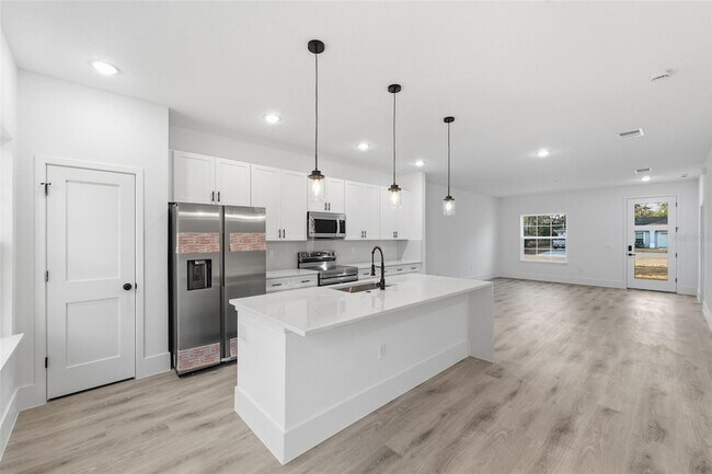 Building Photo - 7047 N Lime Dr