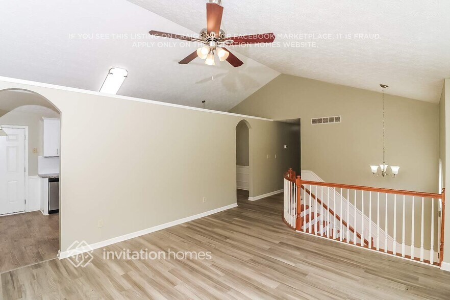 Building Photo - 3920 Garrett Springs Dr