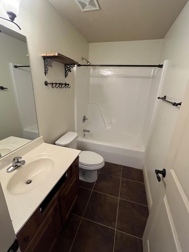 Building Photo - 2606 Stratford Chase Cir