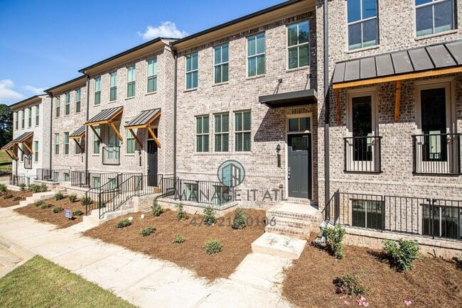 Building Photo - Great location! Elegant Townhome in Doraville