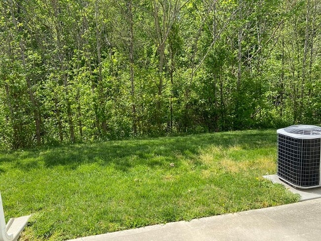 Building Photo - ~ Beautiful townhome in Mackintosh on the Lake ~