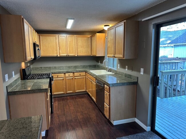 Building Photo - Gated Lakefront Rental Opportunity