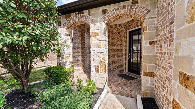 Building Photo - 14 Whispering Thicket Pl