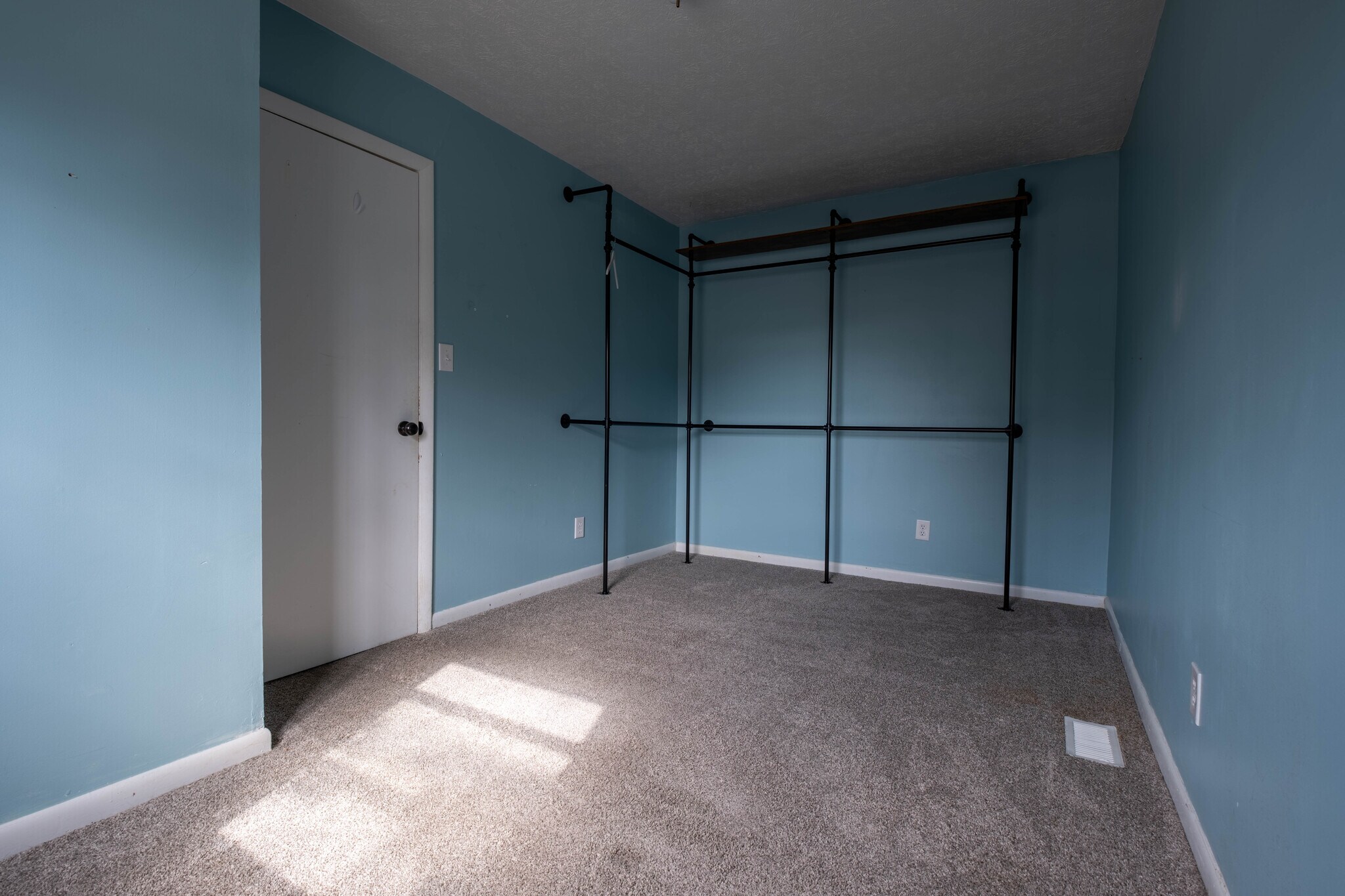 Building Photo - 175 Gillette Ave