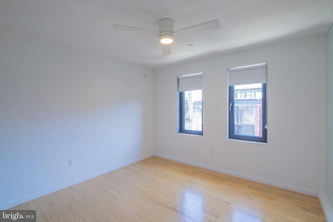 Building Photo - 152 W Laurel St