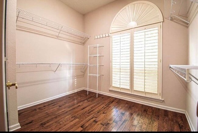 Building Photo - 126 Cottonwood Dr