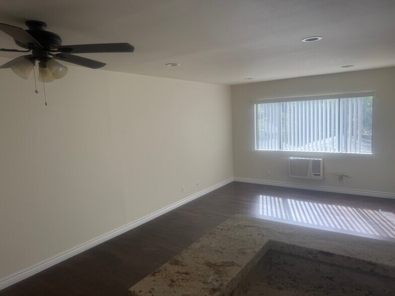 Building Photo - 1357 Armadale Ave