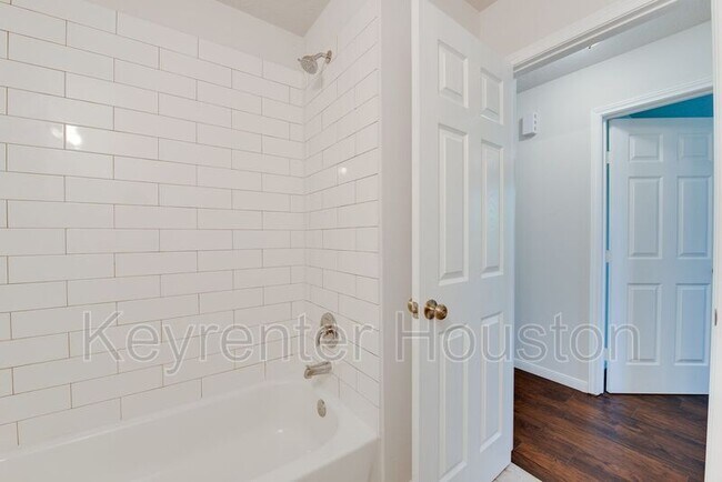 Building Photo - 5405 Groveton St