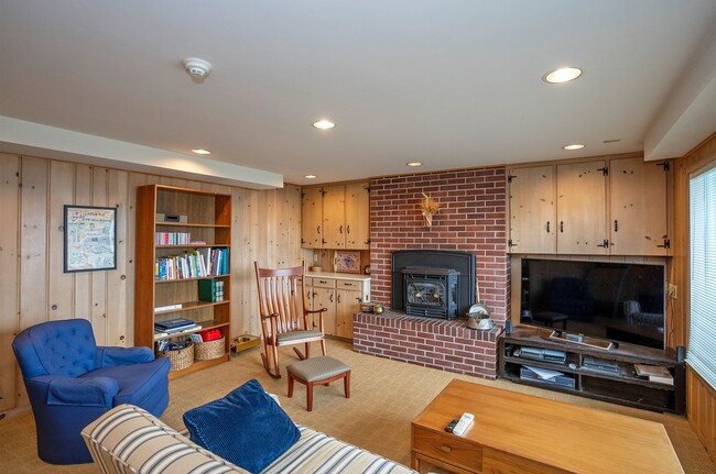 Building Photo - Stunning Home with Breathtaking Views in T...