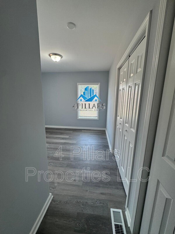 Building Photo - 7435 Jackson Ave