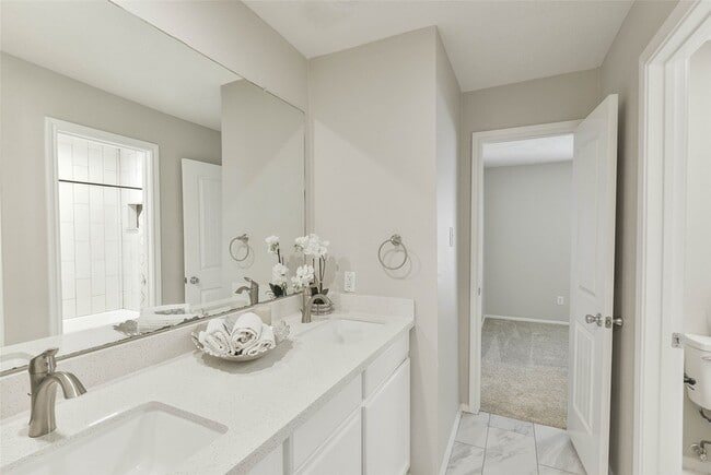 Building Photo - 7211 Fuchsia Ln