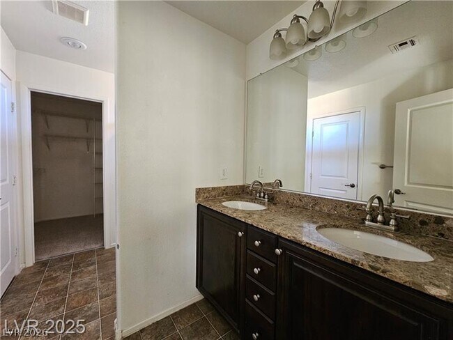 Building Photo - 33 Fern Tree Ct