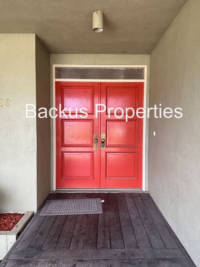 Building Photo - Three bedroom home across from Claremont Manor Park