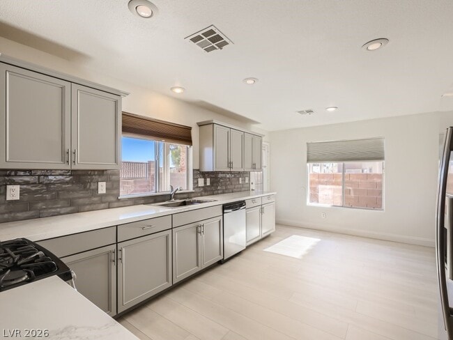 Building Photo - 1220 Swanbrooke Dr