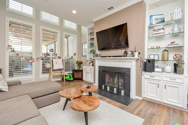 Building Photo - 2600 Nantucket Dr