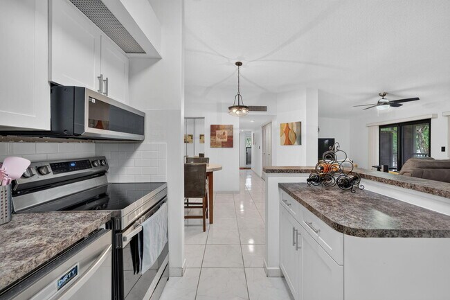 Building Photo - 9474 S Belfort Cir
