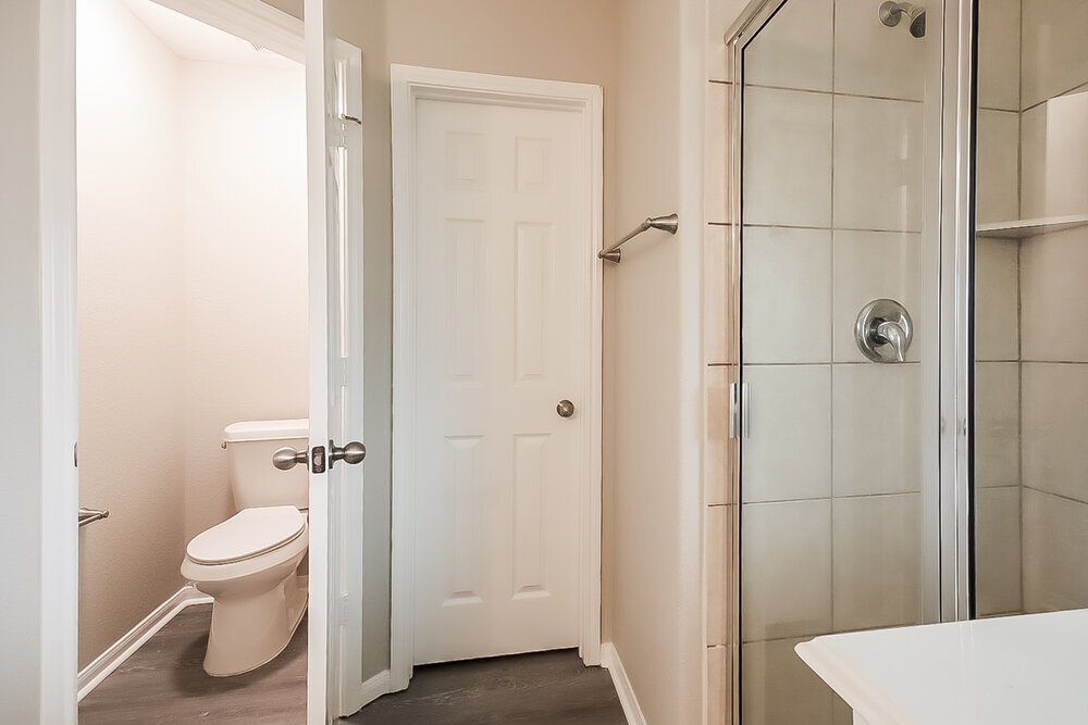 Building Photo - 5226 El Tigre Ln