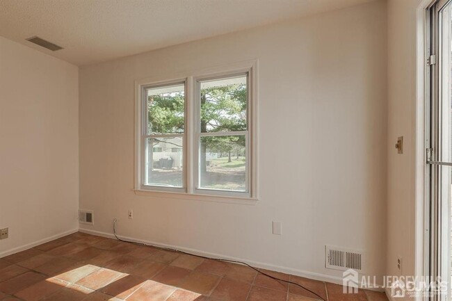 Building Photo - 29 Sandpiper Dr