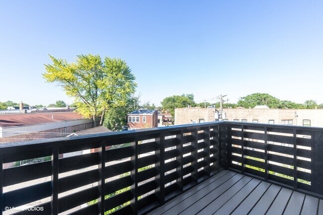 Building Photo - 8917 Grant Ave