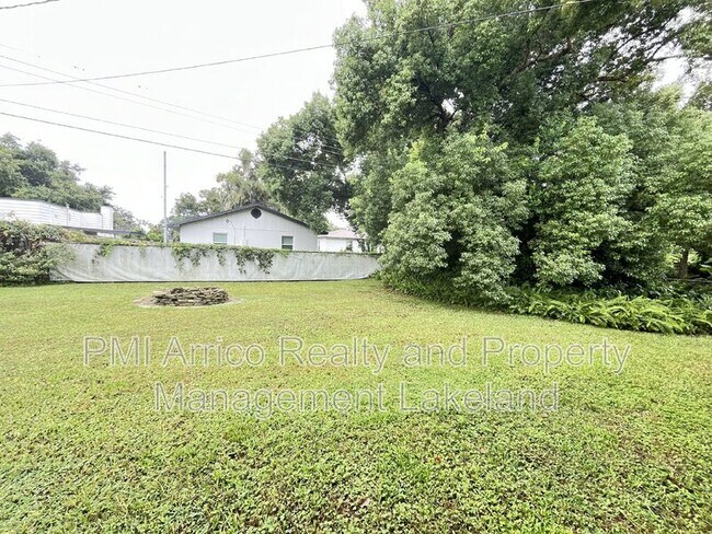 Building Photo - 1127 Afton St