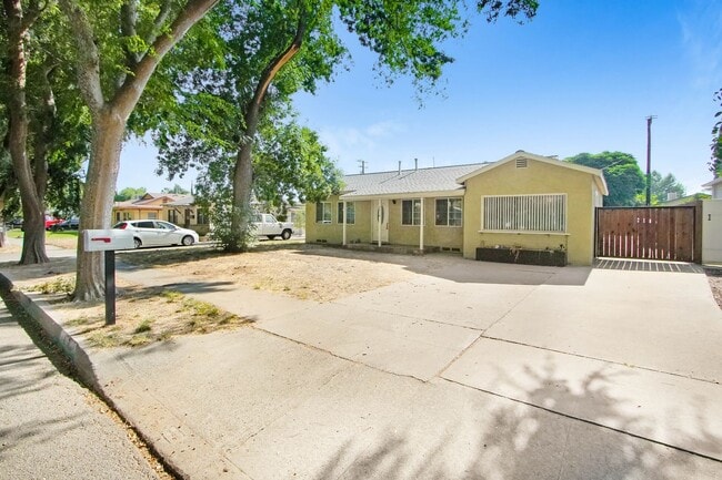 Building Photo - Coming Soon! 3/1 One story Home in San Ber...