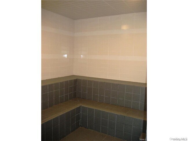 Building Photo - 12 Charles Ln