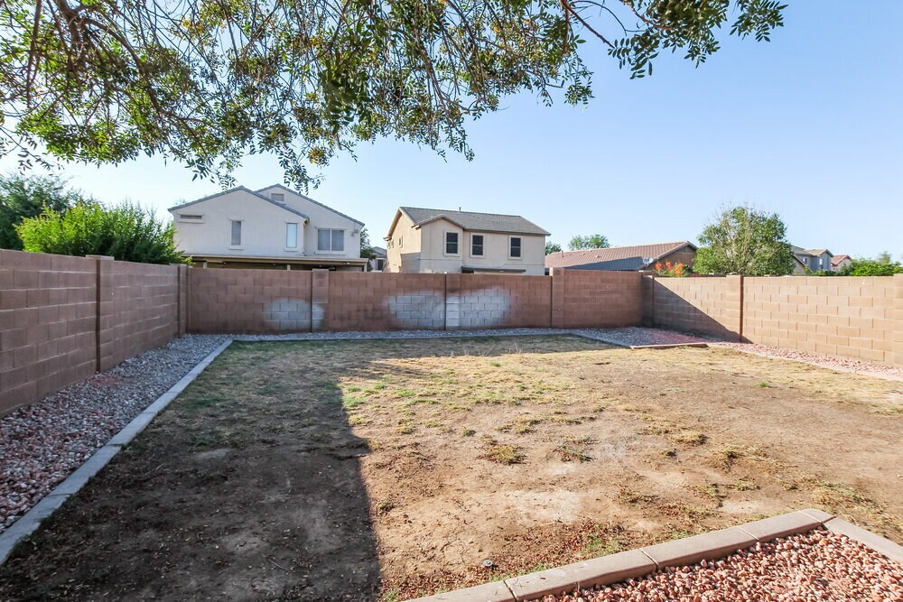 Building Photo - 614 E Jeanne Ln