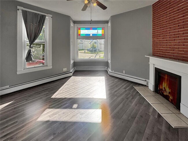 Building Photo - 417 Mt Ida St