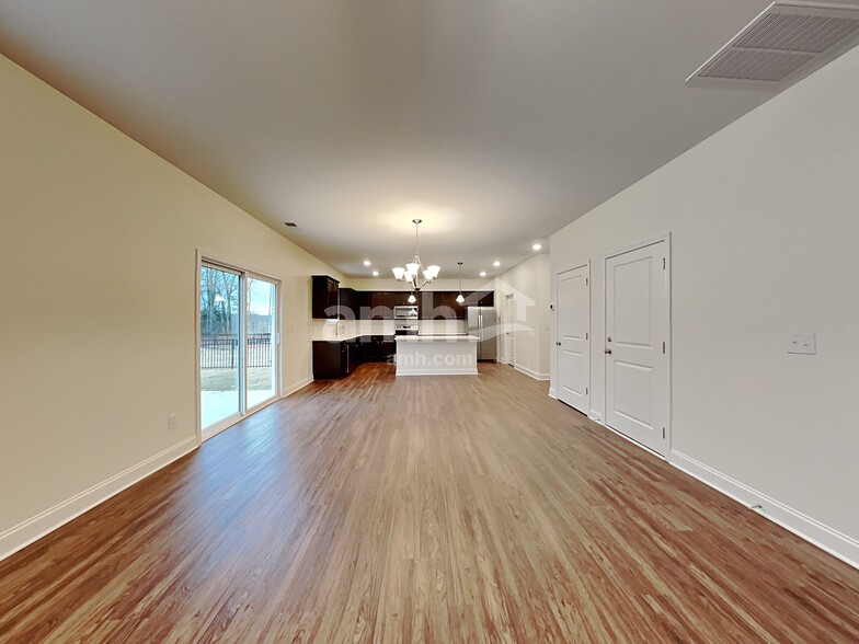 Building Photo - 137 Hazel Pk Dr