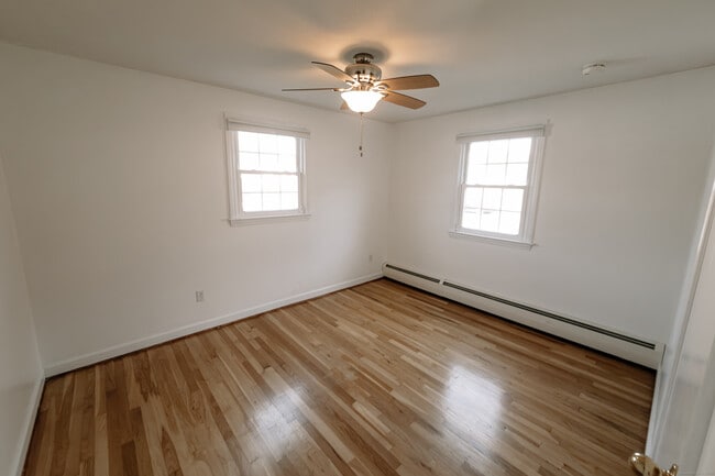 Building Photo - 15 Great Oak Ln