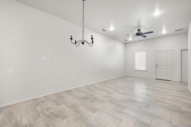 Building Photo - 1122 N 7th St