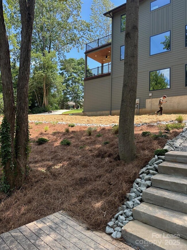 Building Photo - 150 Driftwood Dr