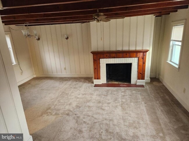 Building Photo - 9062 Washington St