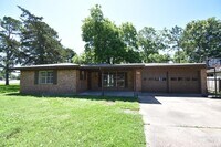 Building Photo - 4014 Beatrice Ave