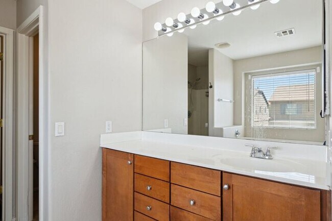 Building Photo - San Tan Heights
