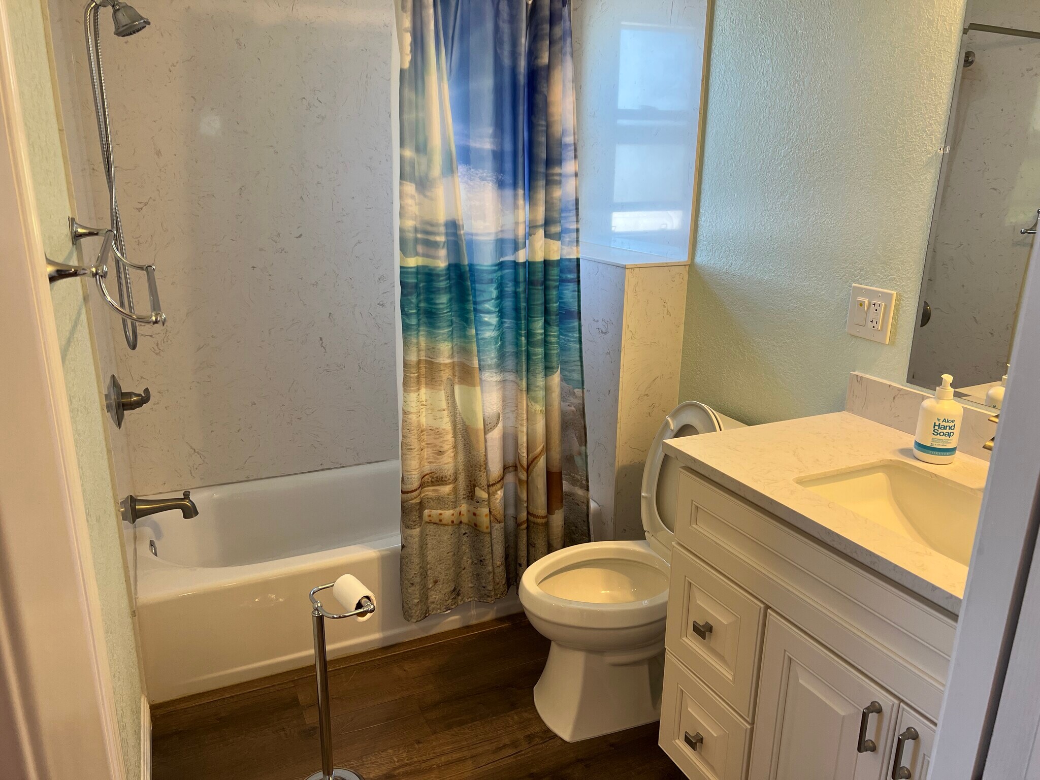 Building Photo - 4814 Daisy St