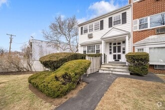 Building Photo - 616 Woodland Hills Rd