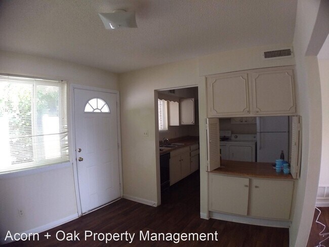 Building Photo - 2 br, 2.5 bath House - 2366 Champion Court