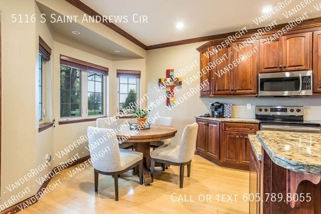 Building Photo - 5116 S St Andrews Cir