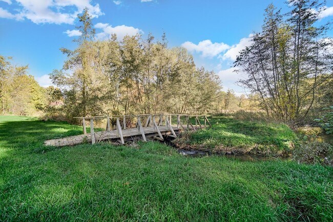 Building Photo - 6271 N 525 W