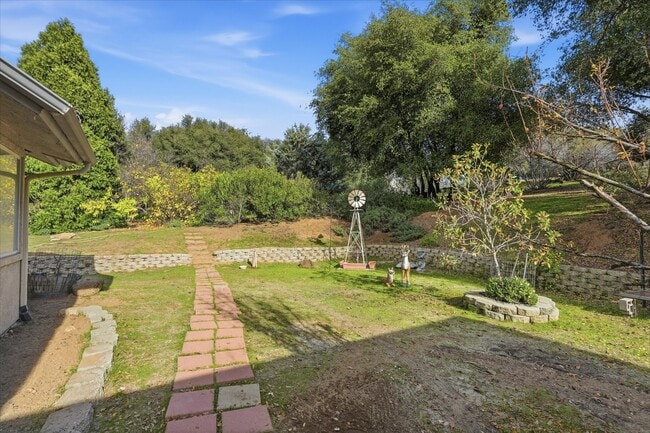 Building Photo - 43379 Leach Rd