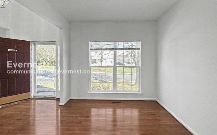 Building Photo - 800 Fairwood Dr