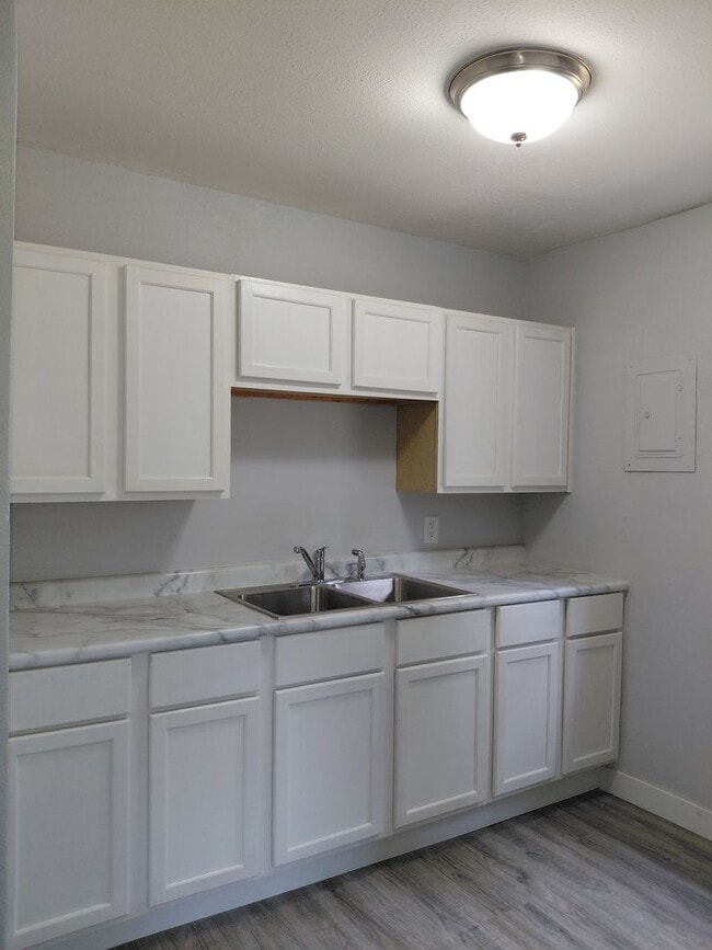 Primary Photo - 2 bedroom 1 bath house