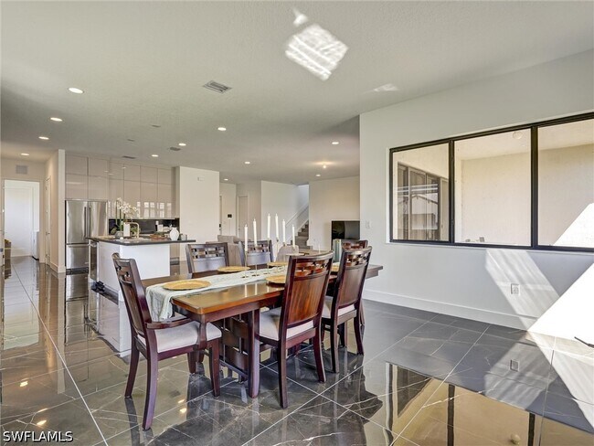 Building Photo - 5126 Panella Ave